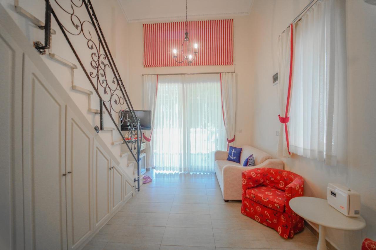 Alacati Marina Palace Εξωτερικό φωτογραφία